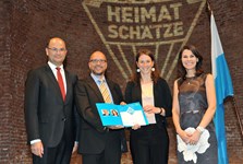Heimatminister Albert Füracker und Kunstministerin Prof. Dr. med. Marion Kiechle prämieren 100 Heimatschätze